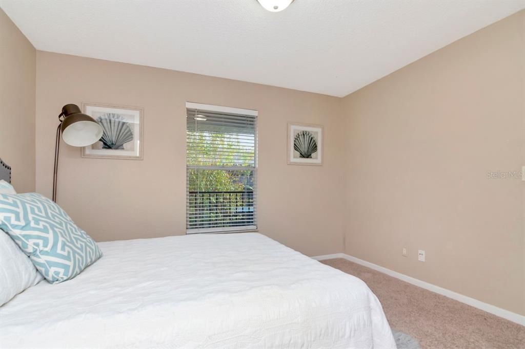 En Venta: $179,900 (2 camas, 2 baños, 834 Pies cuadrados)