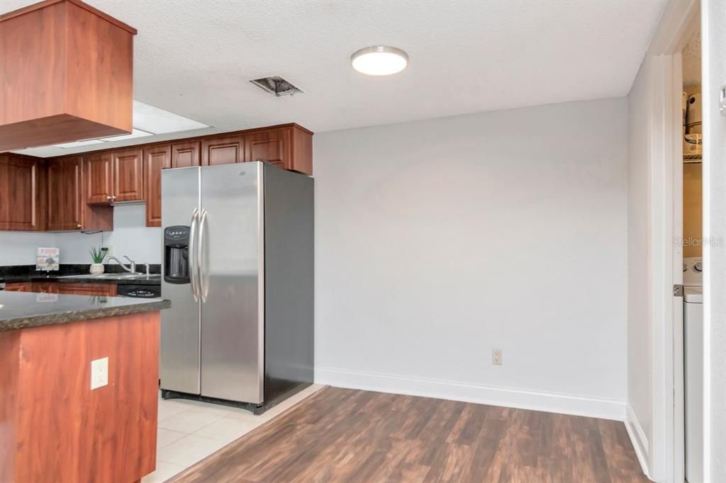 En Venta: $179,900 (2 camas, 2 baños, 834 Pies cuadrados)