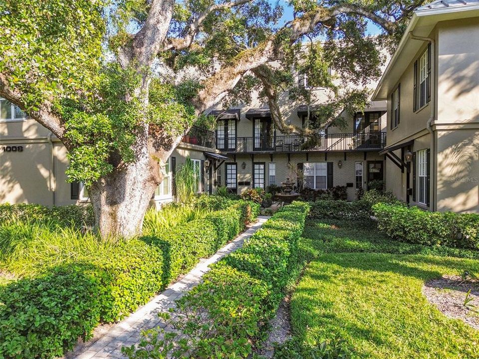 For Sale: $989,000 (3 beds, 2 baths, 2098 Square Feet)