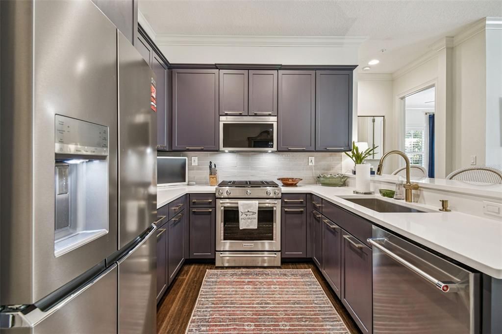 For Sale: $989,000 (3 beds, 2 baths, 2098 Square Feet)