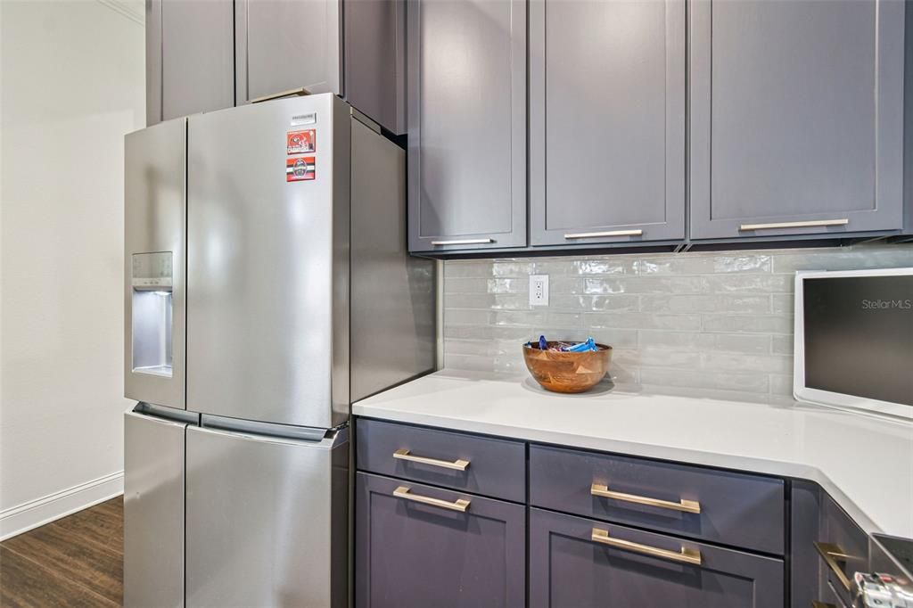 For Sale: $989,000 (3 beds, 2 baths, 2098 Square Feet)