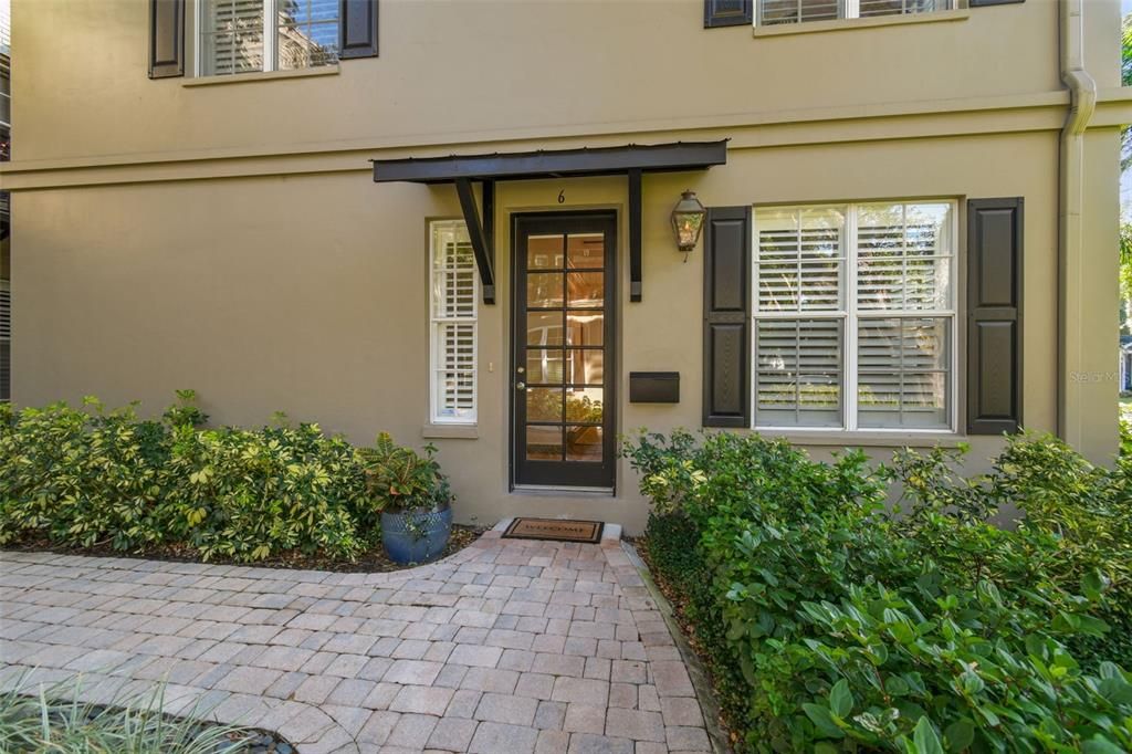 For Sale: $989,000 (3 beds, 2 baths, 2098 Square Feet)