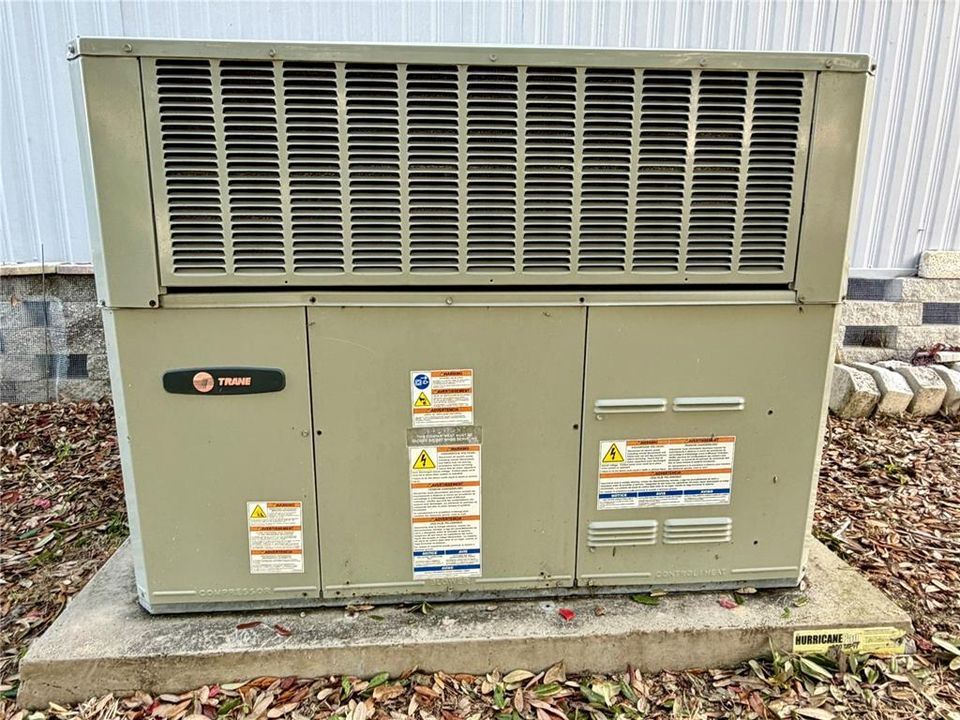 For Sale: $139,900 (2 beds, 2 baths, 1152 Square Feet)