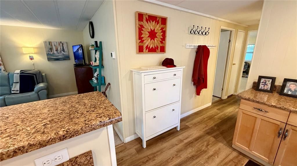 For Sale: $139,900 (2 beds, 2 baths, 1152 Square Feet)