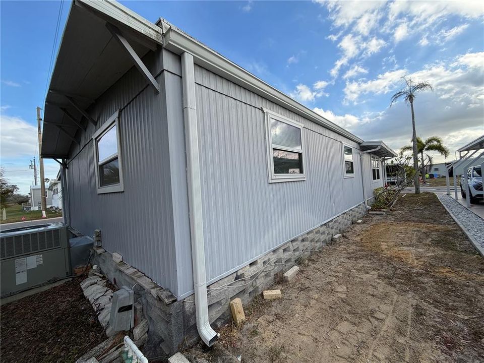 For Sale: $139,900 (2 beds, 2 baths, 1152 Square Feet)