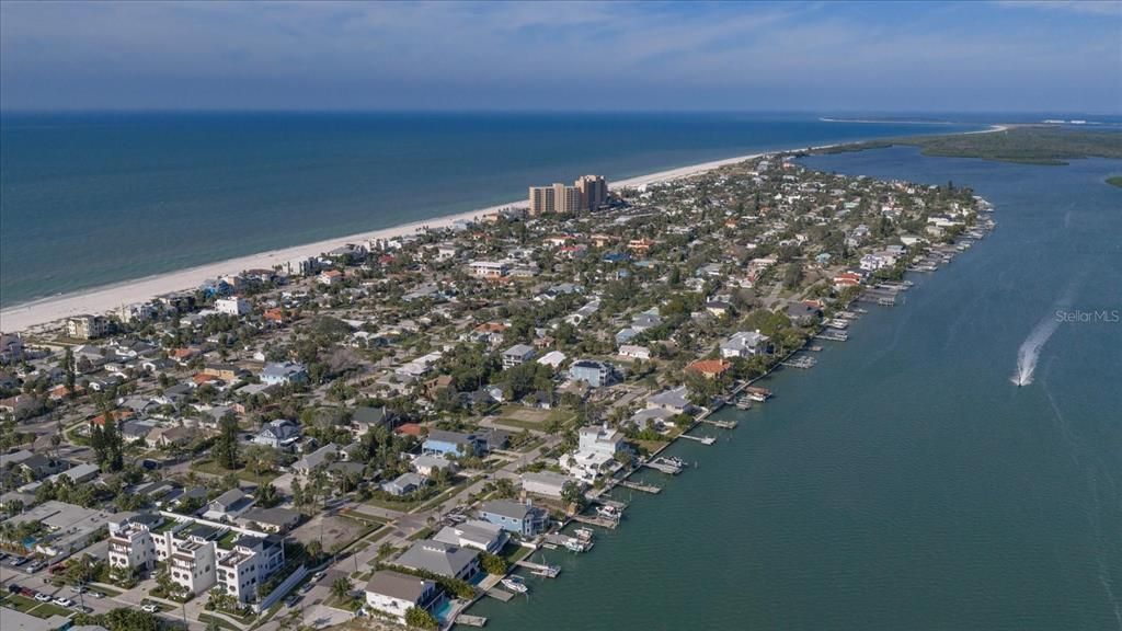 En Venta: $650,000 (3 camas, 2 baños, 1942 Pies cuadrados)