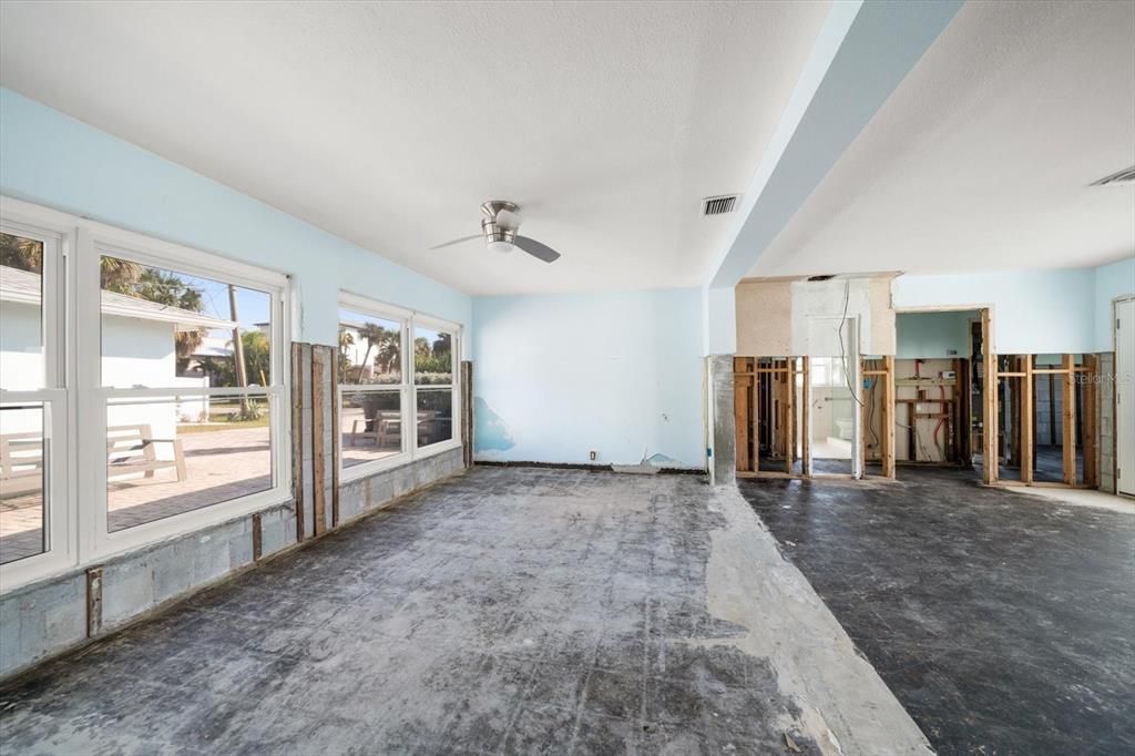 En Venta: $650,000 (3 camas, 2 baños, 1942 Pies cuadrados)