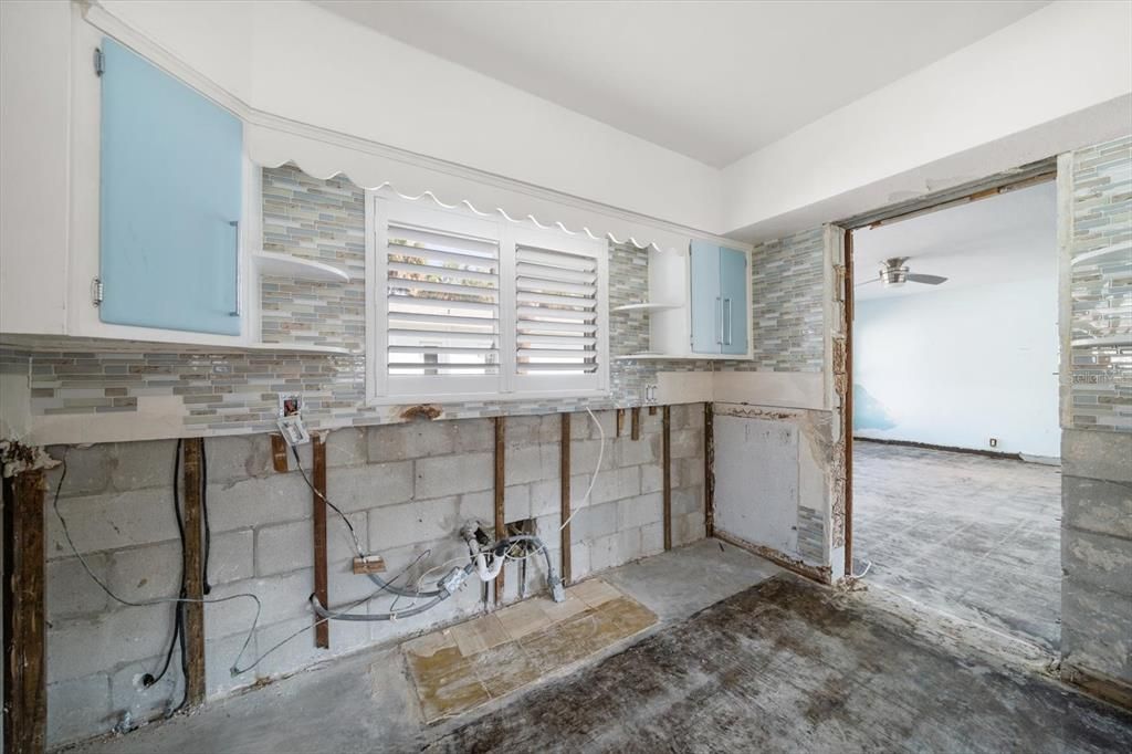 En Venta: $650,000 (3 camas, 2 baños, 1942 Pies cuadrados)