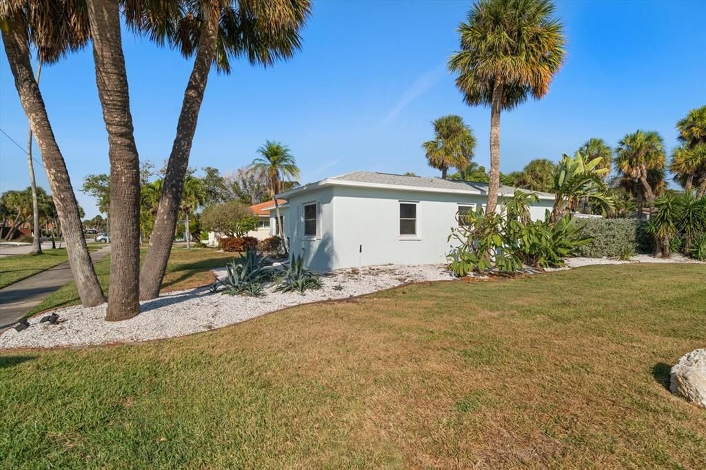 En Venta: $650,000 (3 camas, 2 baños, 1942 Pies cuadrados)