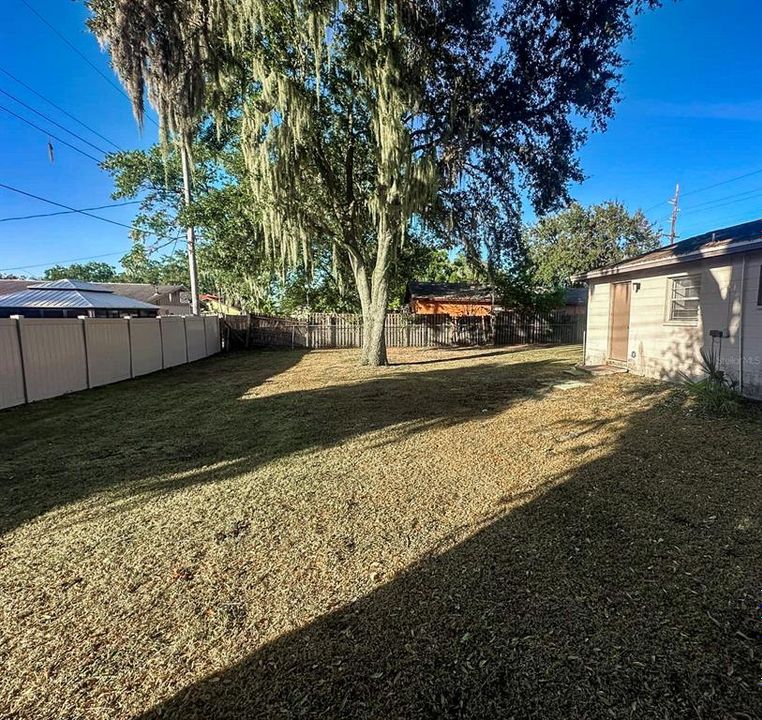 出租: $1,425 (2 贝兹, 2 浴室, 884 平方英尺)