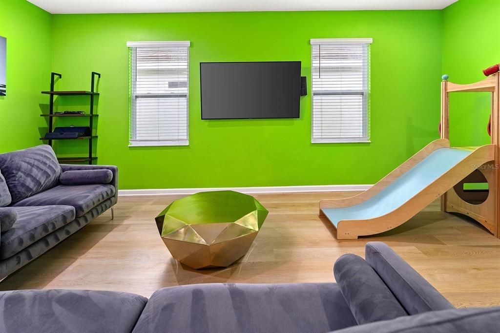 На продажу: $975,000 (11 спален, 11 ванн, 4887 Квадратных фут)