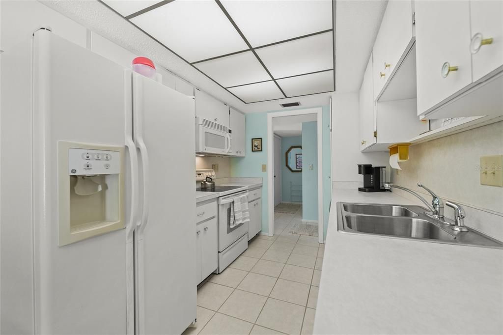 На продажу: $499,000 (2 спален, 2 ванн, 934 Квадратных фут)