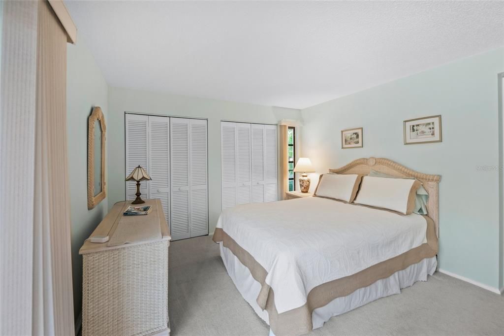 На продажу: $499,000 (2 спален, 2 ванн, 934 Квадратных фут)