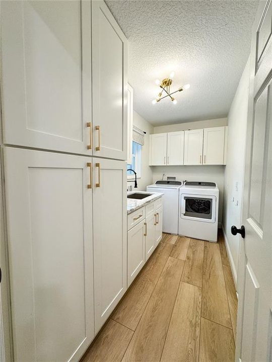 待售: $615,000 (4 贝兹, 2 浴室, 2900 平方英尺)