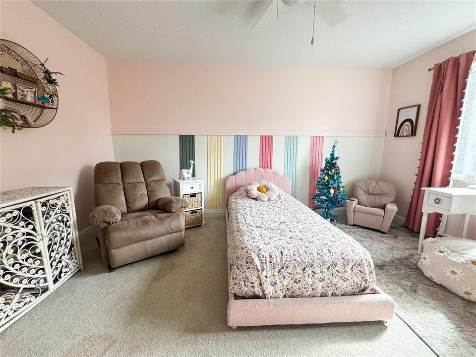 待售: $615,000 (4 贝兹, 2 浴室, 2900 平方英尺)