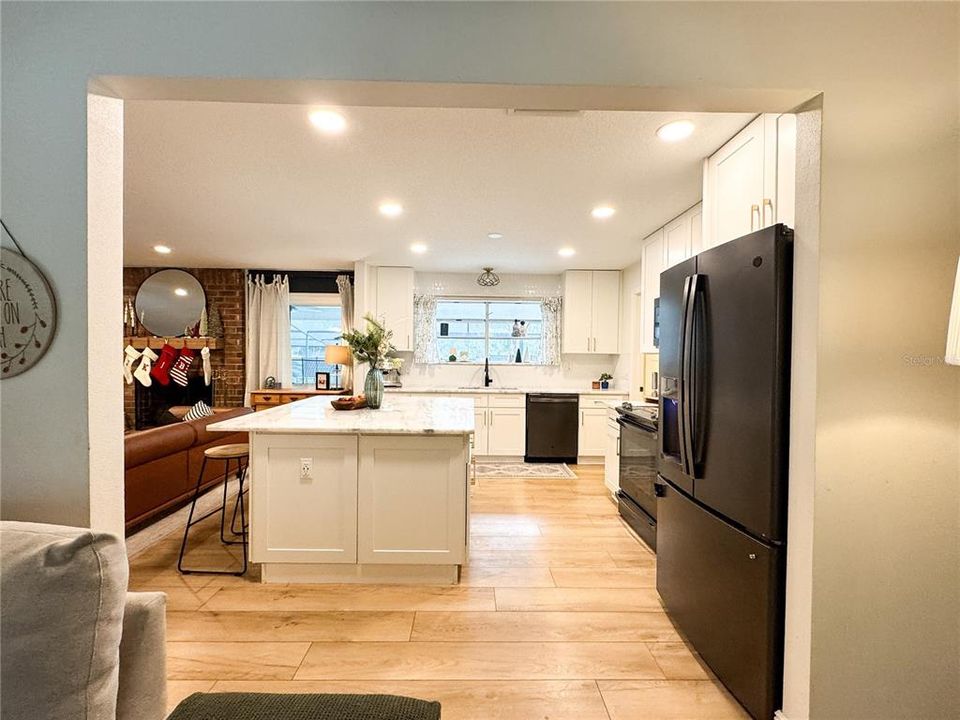 待售: $615,000 (4 贝兹, 2 浴室, 2900 平方英尺)