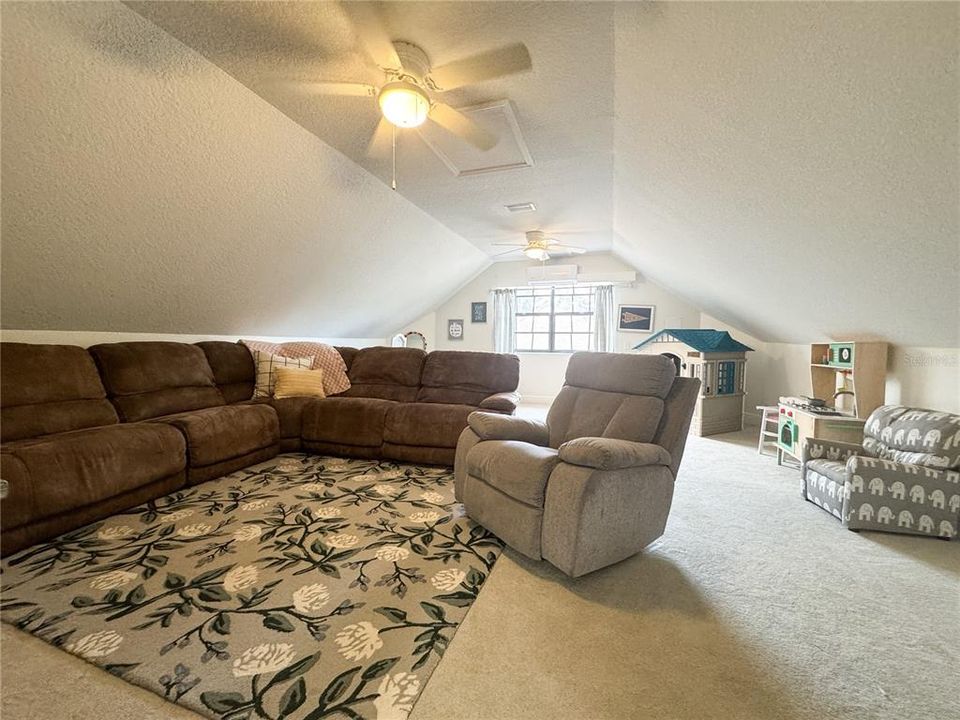 待售: $615,000 (4 贝兹, 2 浴室, 2900 平方英尺)