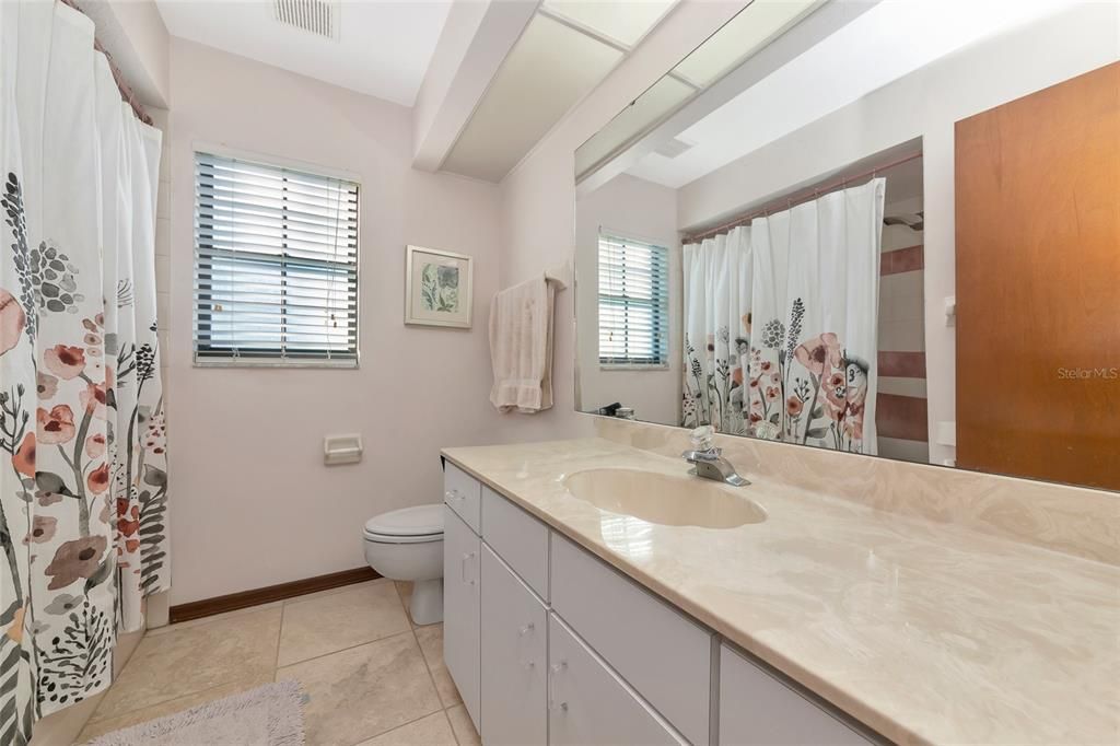 For Sale: $850,000 (3 beds, 3 baths, 2634 Square Feet)