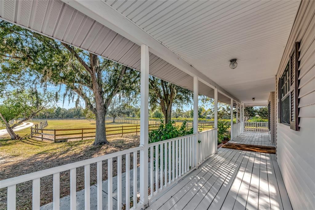 For Sale: $850,000 (3 beds, 3 baths, 2634 Square Feet)