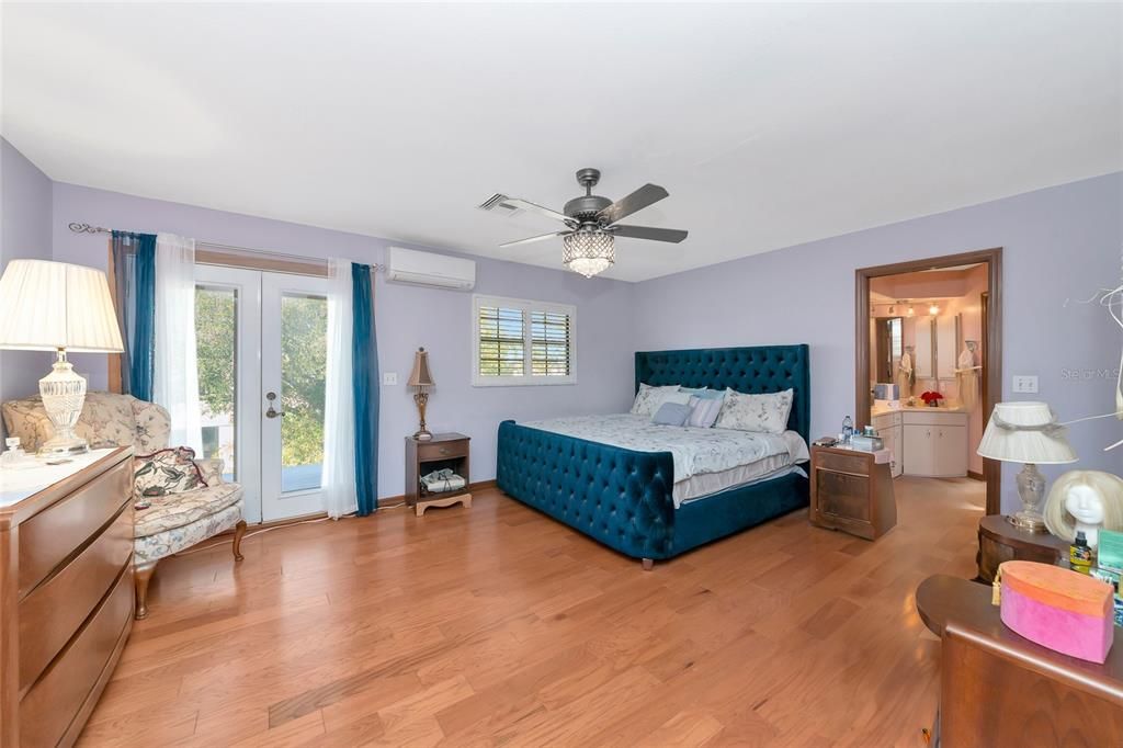 For Sale: $850,000 (3 beds, 3 baths, 2634 Square Feet)