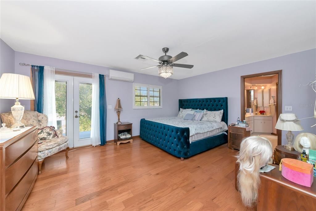 For Sale: $850,000 (3 beds, 3 baths, 2634 Square Feet)