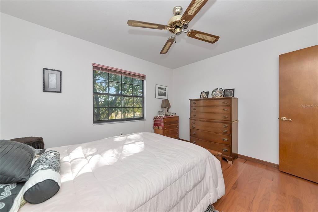 For Sale: $850,000 (3 beds, 3 baths, 2634 Square Feet)