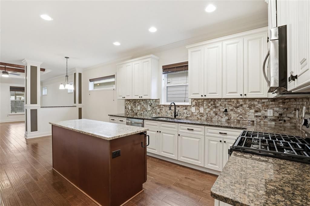 En Venta: $379,900 (3 camas, 2 baños, 1848 Pies cuadrados)