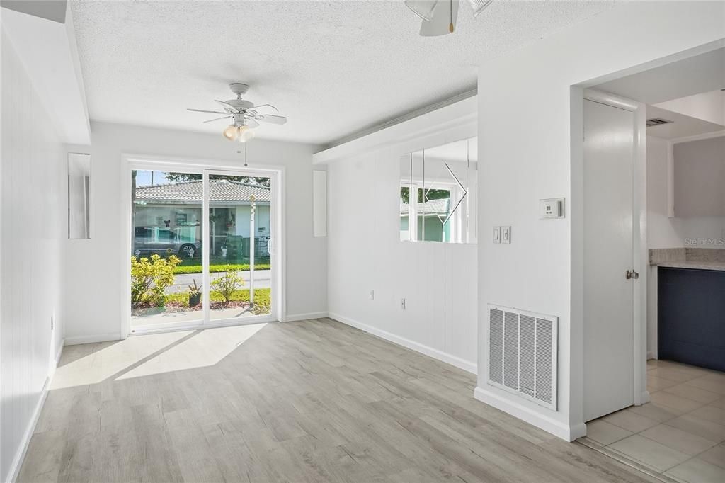 На продажу: $107,500 (1 спален, 1 ванн, 812 Квадратных фут)