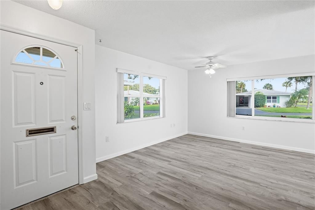 На продажу: $107,500 (1 спален, 1 ванн, 812 Квадратных фут)