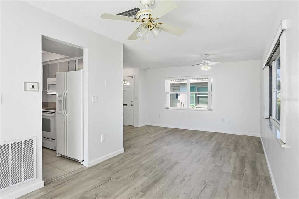 На продажу: $107,500 (1 спален, 1 ванн, 812 Квадратных фут)