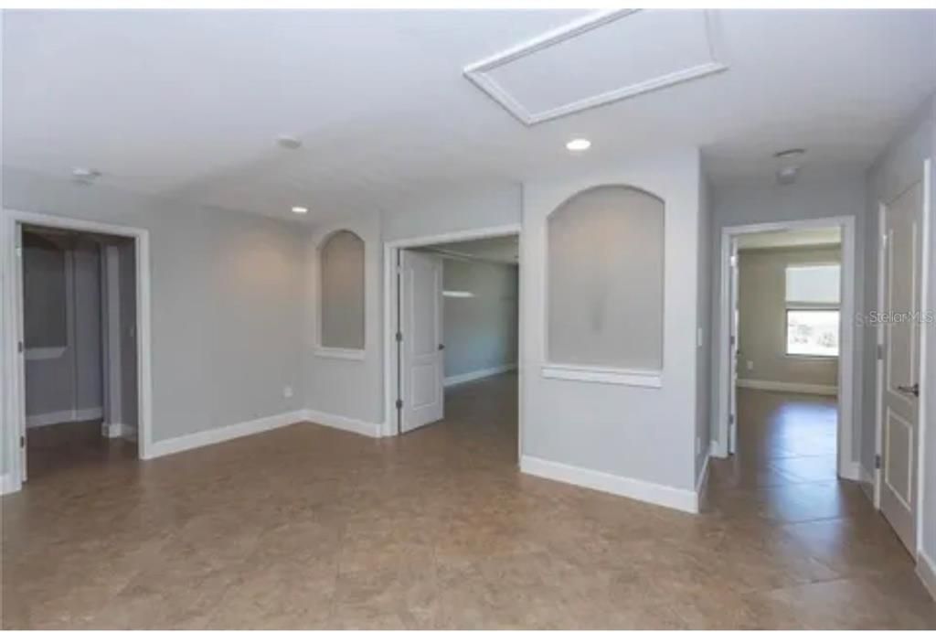 For Rent: $5,000 (6 beds, 3 baths, 3250 Square Feet)