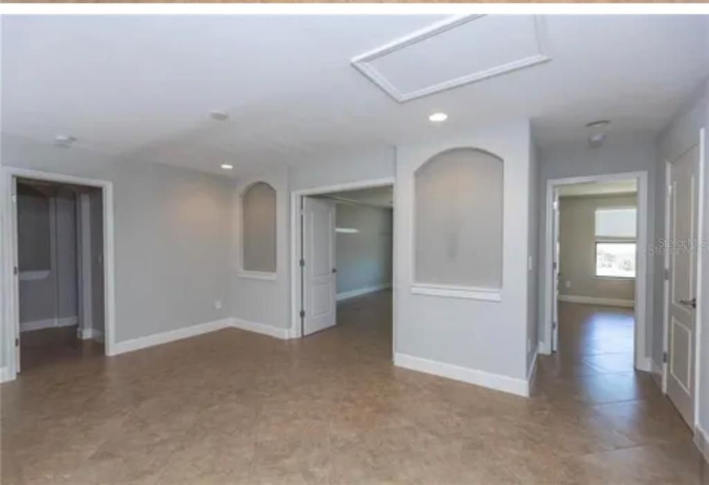 For Rent: $5,000 (6 beds, 3 baths, 3250 Square Feet)