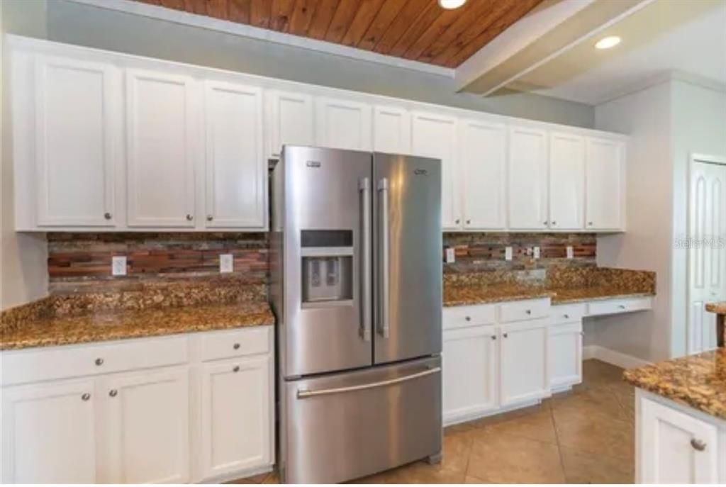 For Rent: $5,000 (6 beds, 3 baths, 3250 Square Feet)