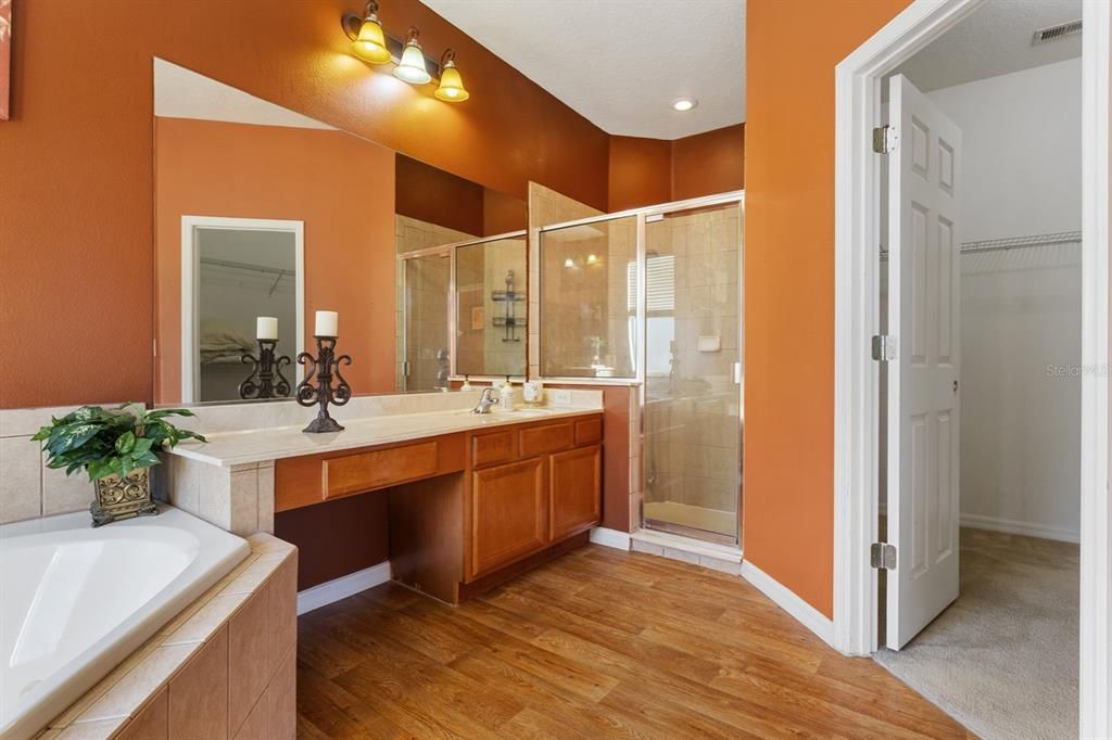 For Sale: $475,000 (5 beds, 4 baths, 3732 Square Feet)