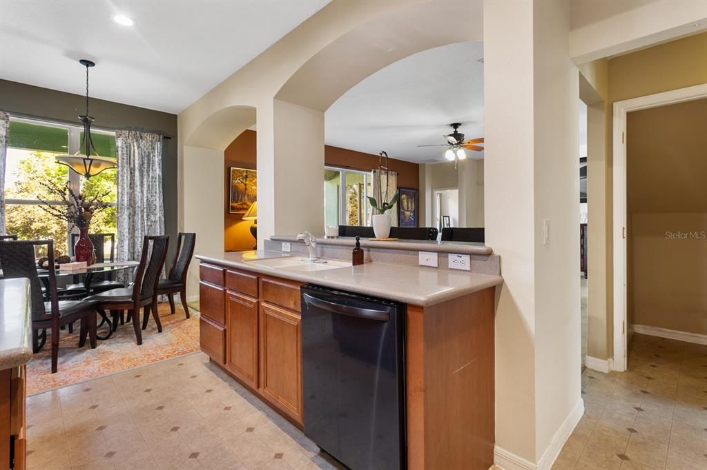 For Sale: $475,000 (5 beds, 4 baths, 3732 Square Feet)