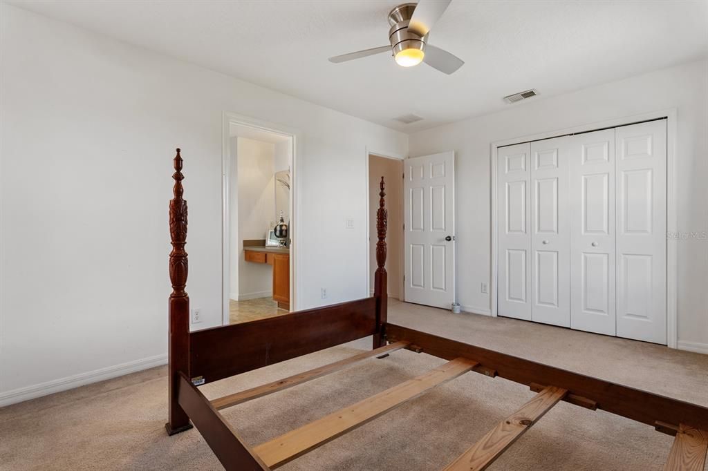 For Sale: $475,000 (5 beds, 4 baths, 3732 Square Feet)