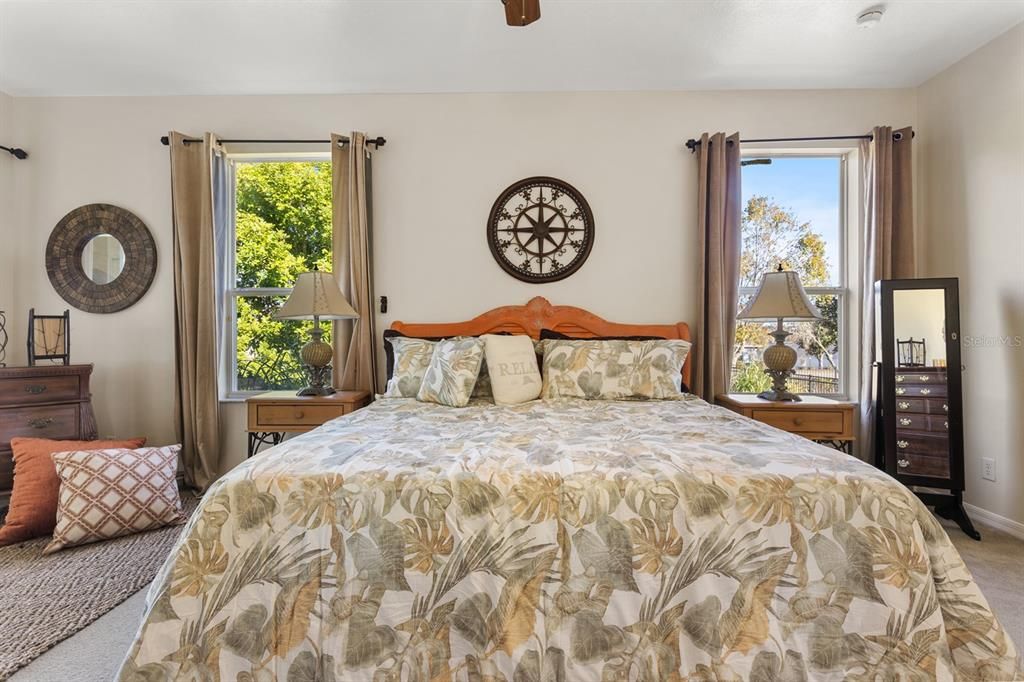 For Sale: $475,000 (5 beds, 4 baths, 3732 Square Feet)