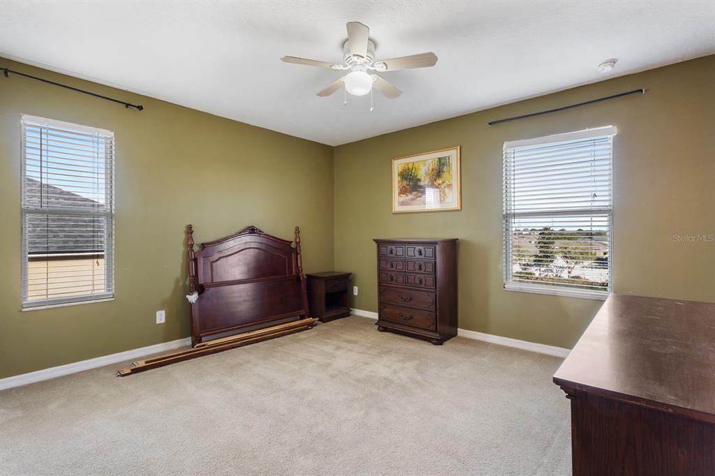 For Sale: $475,000 (5 beds, 4 baths, 3732 Square Feet)