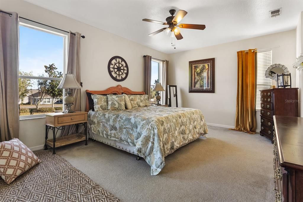 For Sale: $475,000 (5 beds, 4 baths, 3732 Square Feet)