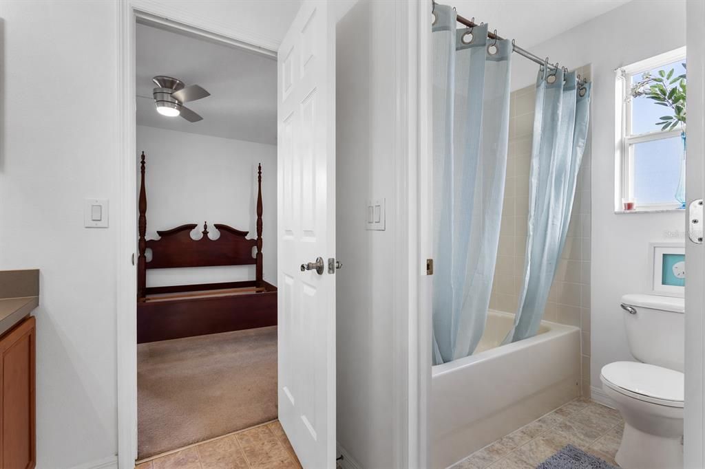 For Sale: $475,000 (5 beds, 4 baths, 3732 Square Feet)