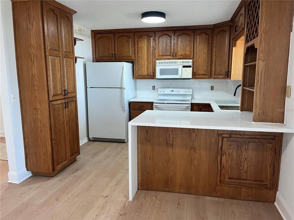 На продажу: $699,999 (3 спален, 2 ванн, 2694 Квадратных фут)