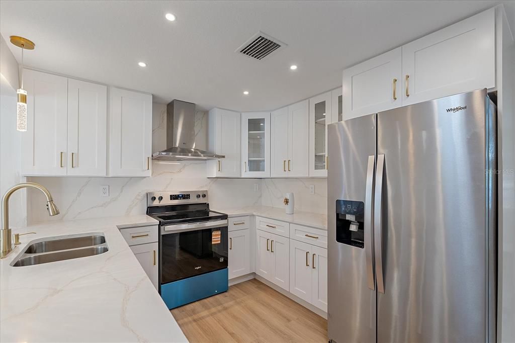 En Venta: $619,950 (4 camas, 3 baños, 2086 Pies cuadrados)