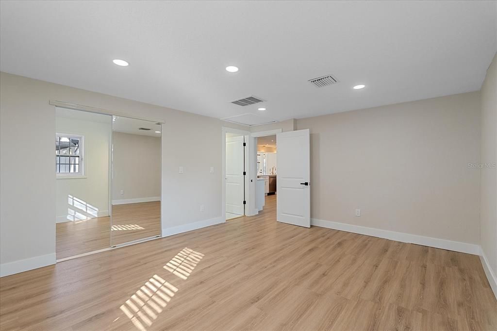 En Venta: $619,950 (4 camas, 3 baños, 2086 Pies cuadrados)