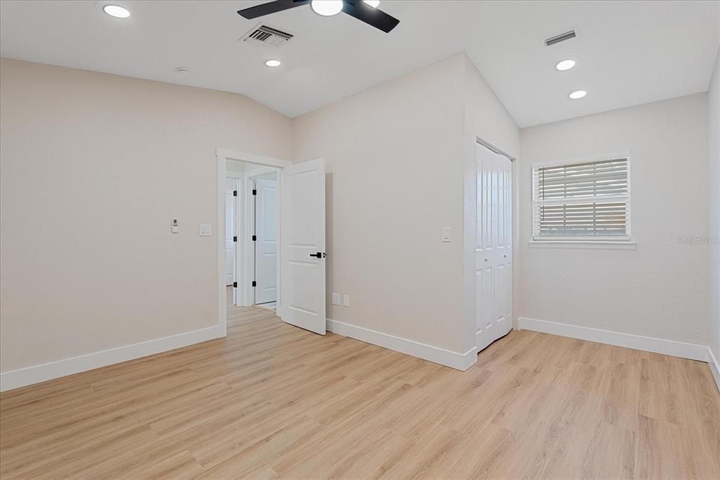 En Venta: $619,950 (4 camas, 3 baños, 2086 Pies cuadrados)