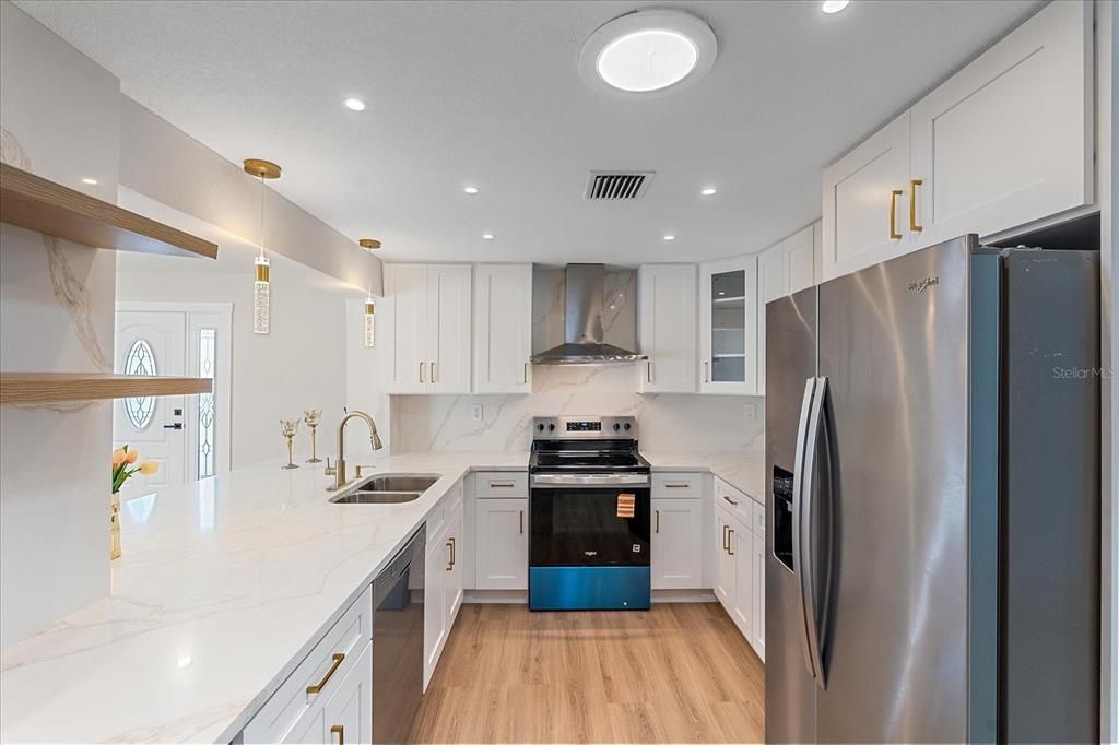 En Venta: $619,950 (4 camas, 3 baños, 2086 Pies cuadrados)