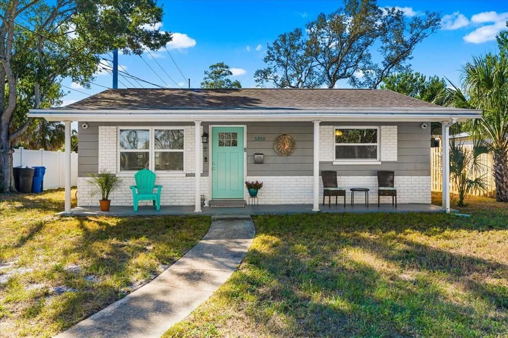 For Sale: $329,000 (2 beds, 1 baths, 1088 Square Feet)