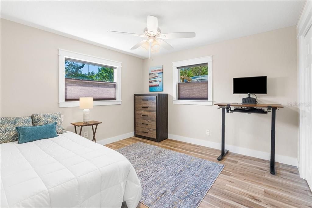 For Sale: $329,000 (2 beds, 1 baths, 1088 Square Feet)