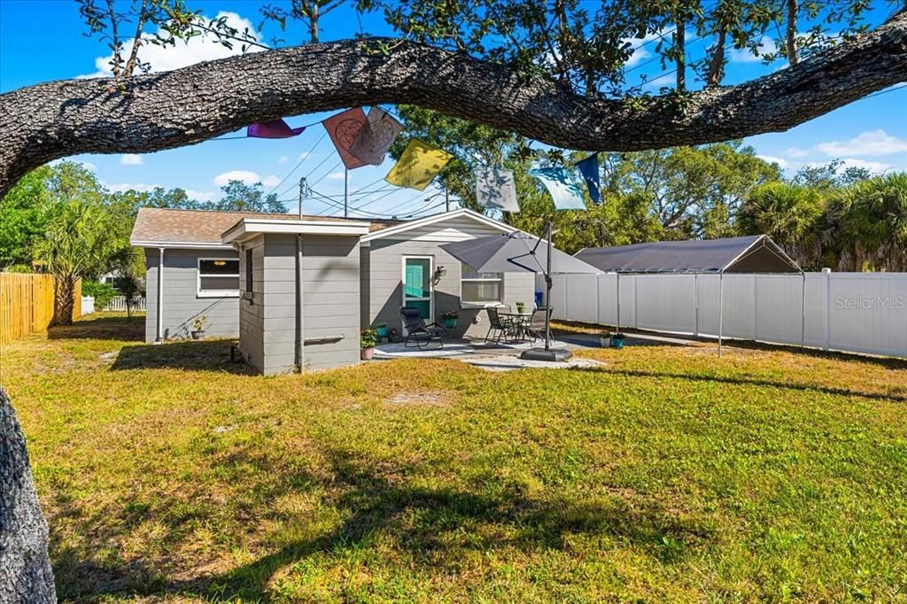 For Sale: $329,000 (2 beds, 1 baths, 1088 Square Feet)