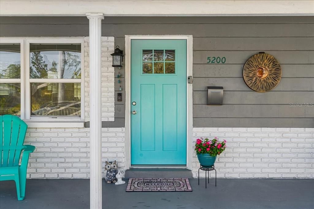 For Sale: $329,000 (2 beds, 1 baths, 1088 Square Feet)