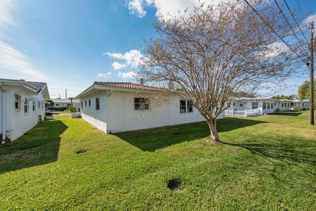 На продажу: $360,000 (2 спален, 2 ванн, 1576 Квадратных фут)